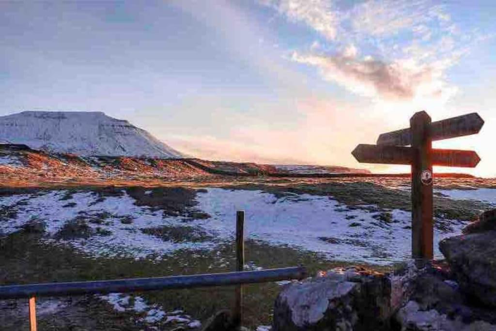 Ingledale Apartment, Ingleton, Yorkshire Dales National Park, Famous Three Peaks, Near The Lake District, Pets Are Welcome Ingleton  Exteriör bild